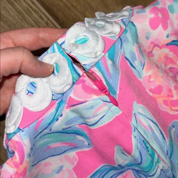 Lilly Pulitzer Pink and Blue Floral Romper. Preowned. Reposhed - Picture 10 of 10
